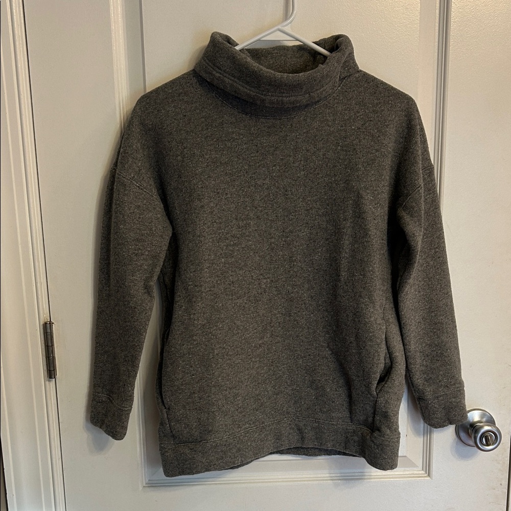 ✨ 5 for $50✨ Women’s Gray Turtleneck Sweater